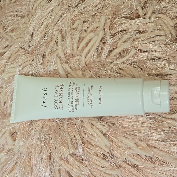 Fresh Youth Moisturizer and Fresh Soy Face Cleanser. New never opened containers - Picture 3 of 7